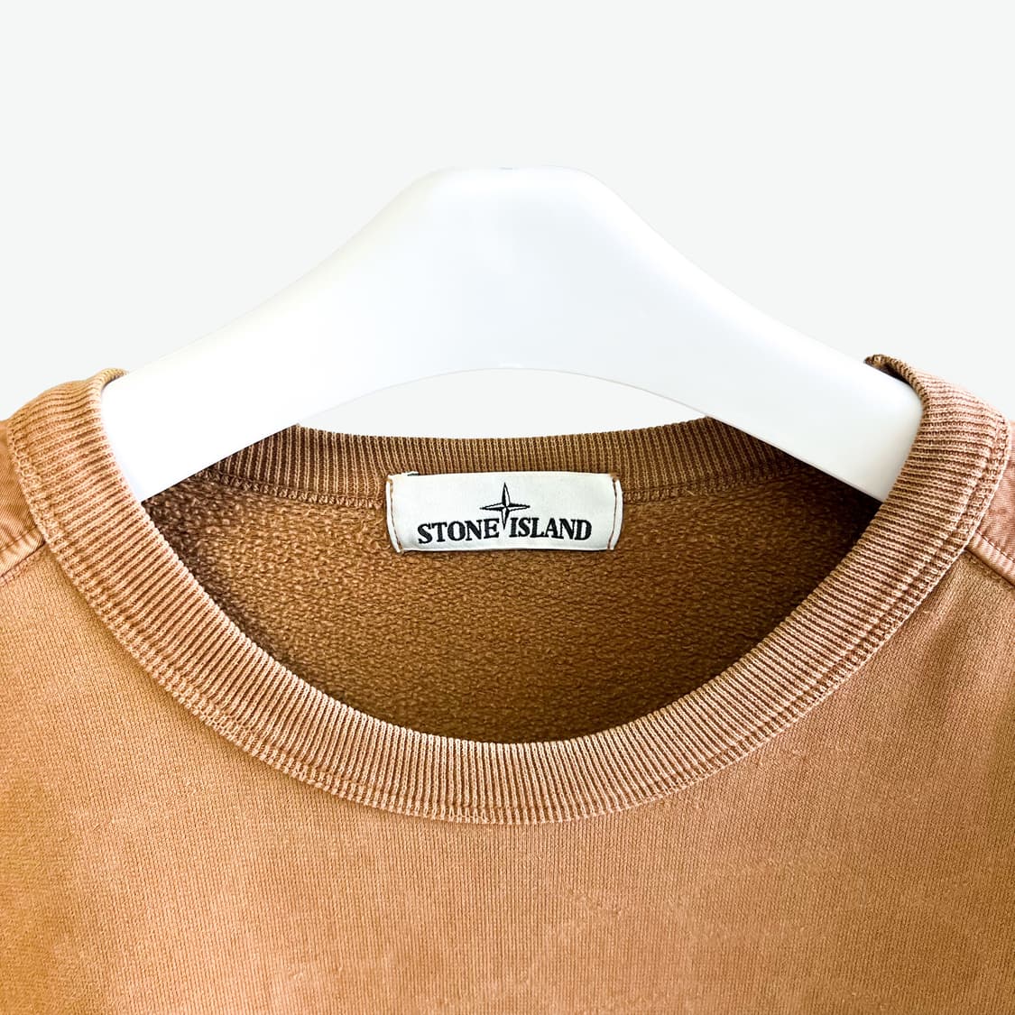 [L/매장판] 스톤아일랜드 와펜 맨투맨 상품이미지3