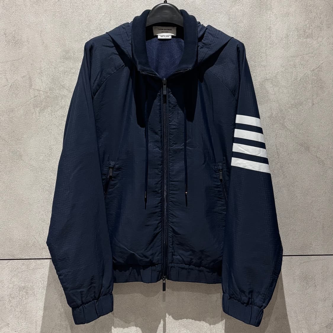 톰브라운 사선완장 립스탑 매쉬 바람막이 3사이즈 상품이미지1