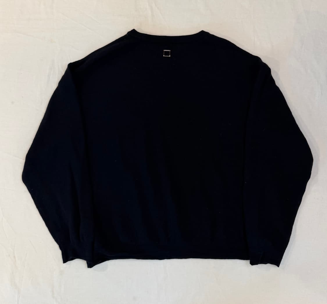 우영미 22ss 시그니쳐 로고 디테일 울 니트 딥 네이비 상품이미지4