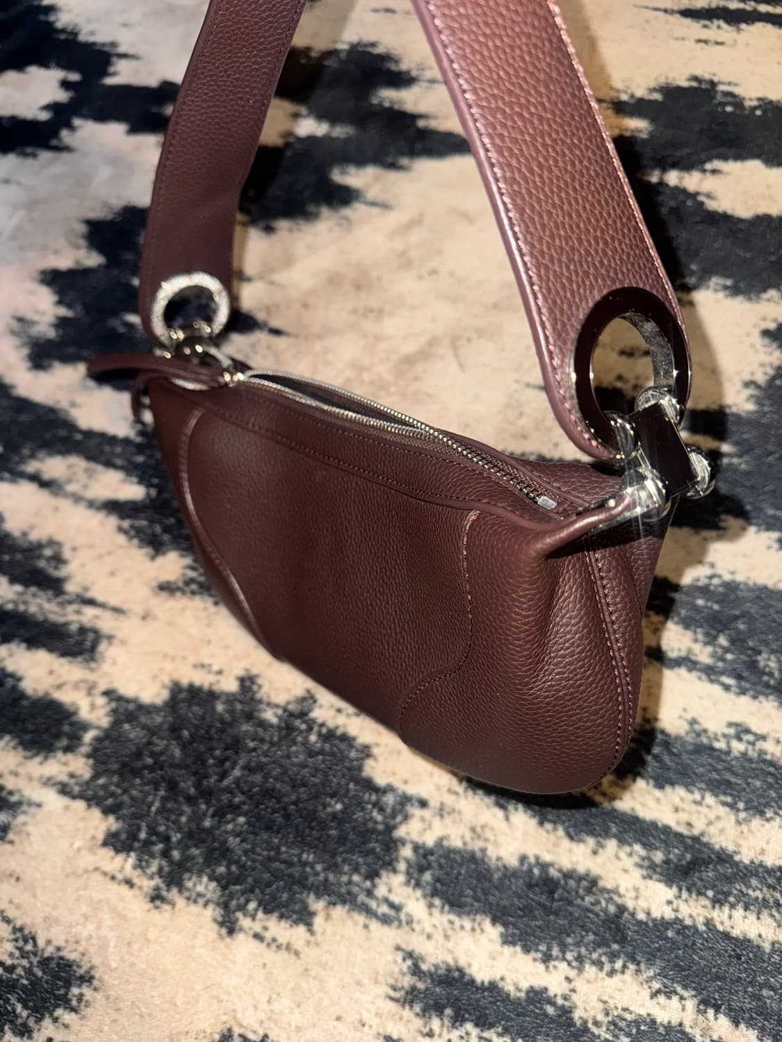 브라운 가죽 숄더백  상품이미지1