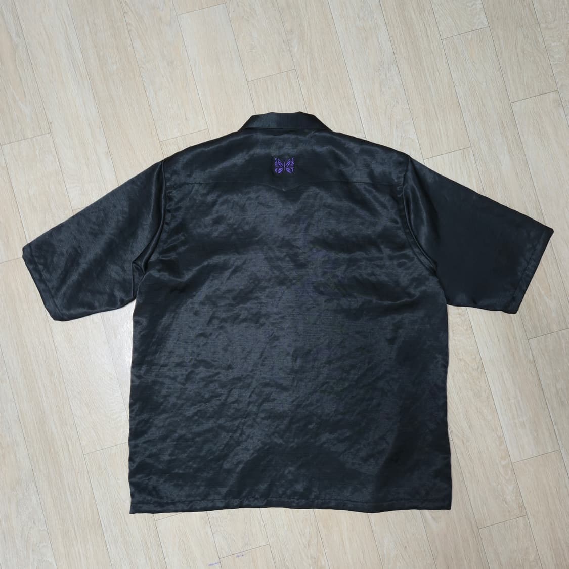 L) 블랙 니들스 숏슬리브 카우보이 원업 폴리 슬럽 사틴 셔츠 상품이미지6