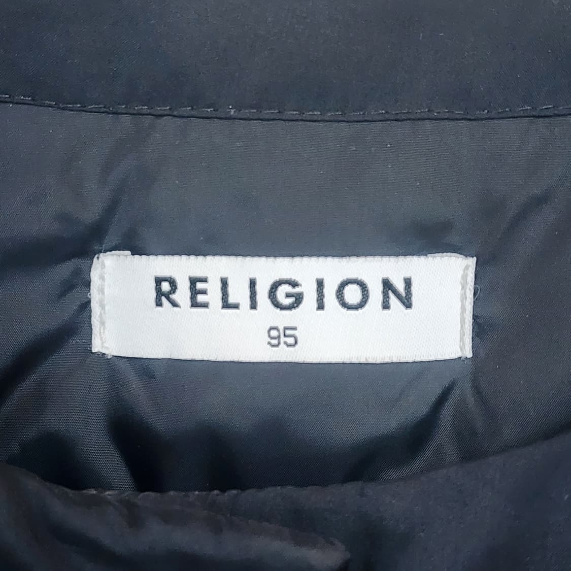 RELIGION 블랙 라운드넥 패딩 자켓 상품이미지4