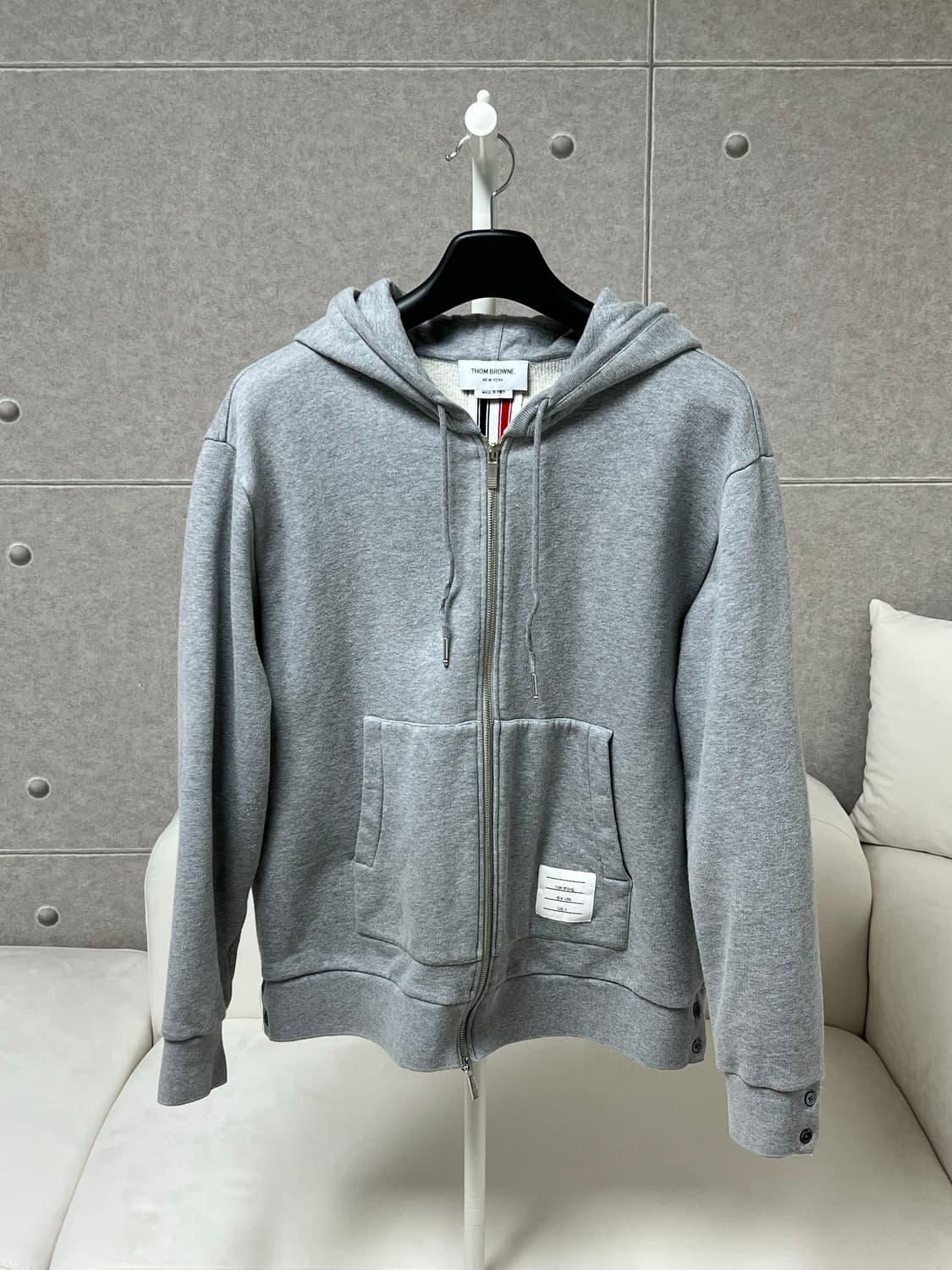 [정품] 4 톰브라운 백삼선 후드집업 그레이 상품이미지2