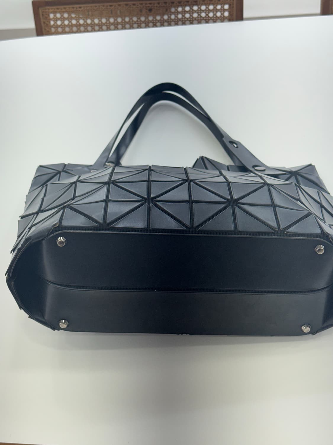 바오바오 이세이미야케  숄더백 (한국명품감정서 동봉) 상품이미지9