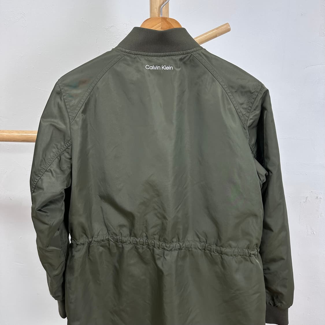 캘빈클라인 퍼포먼스 롱 바머 점퍼 카키 M(95) 안감누빔 J23 상품이미지5