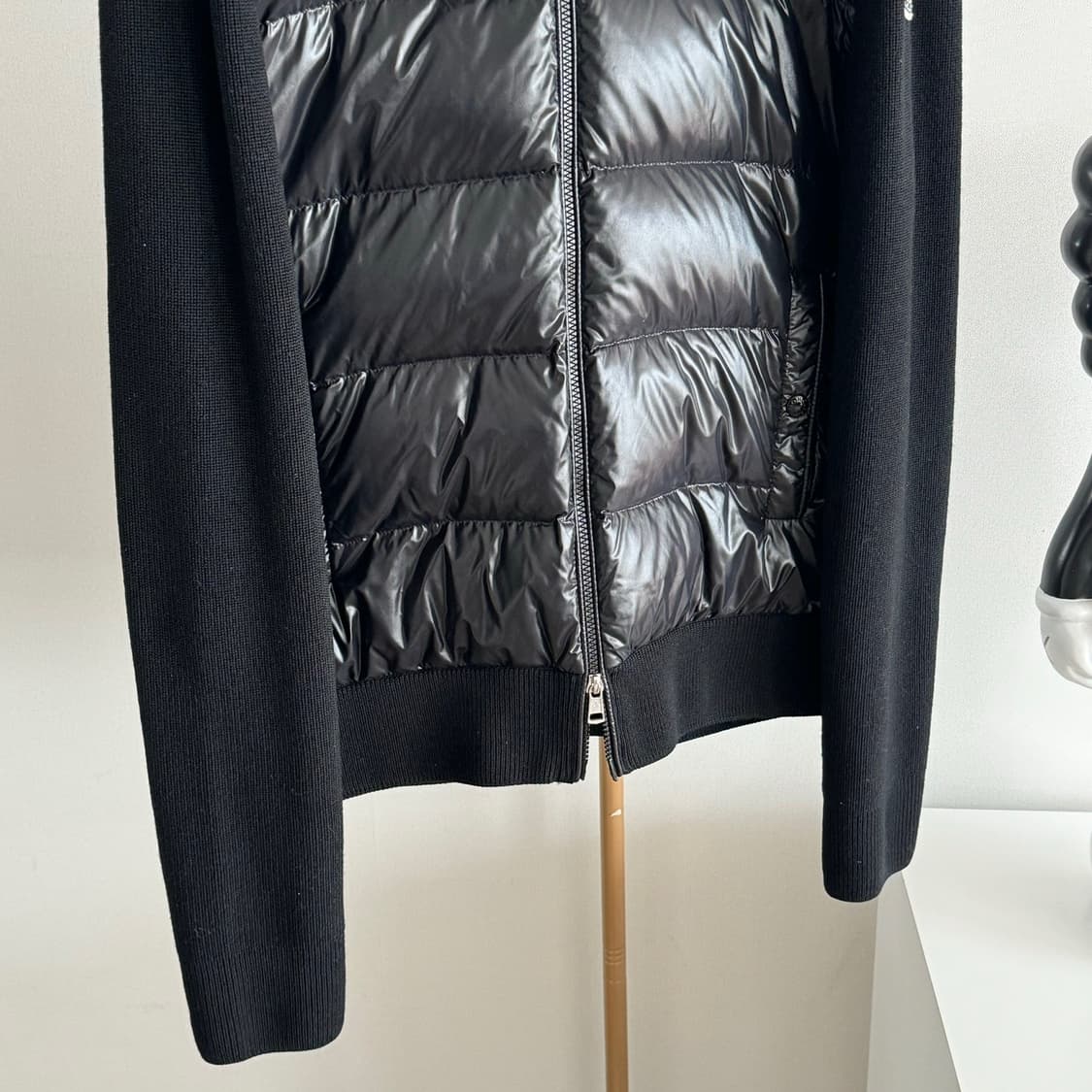 (XL) 몽클레어 유광 니트패딩 신형 상품이미지3