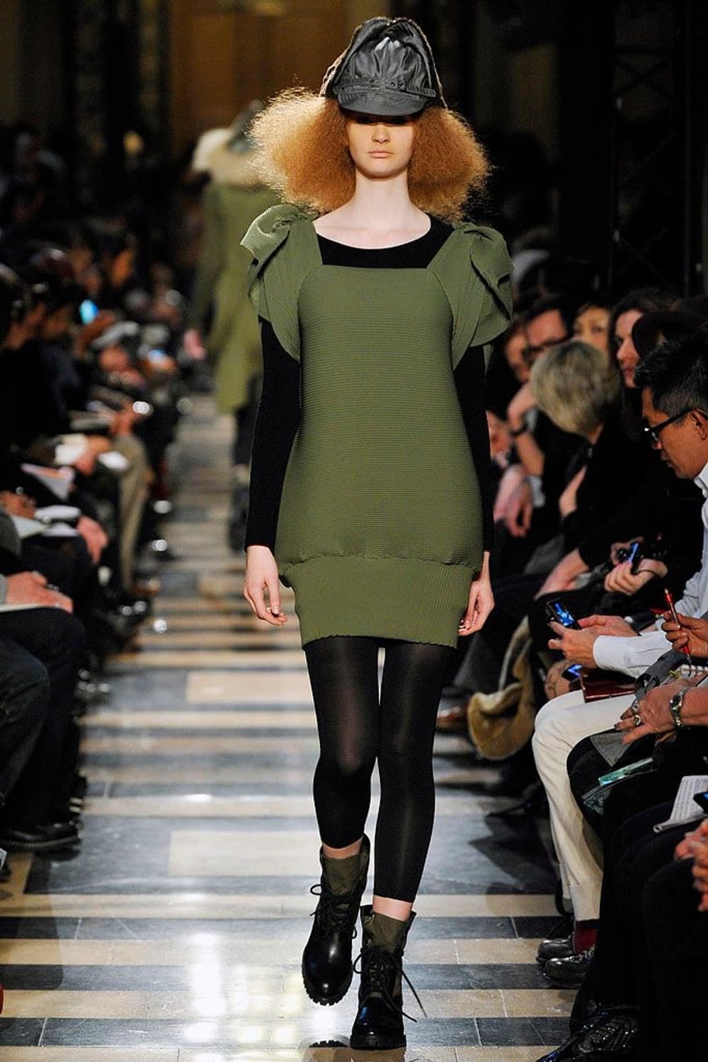 Khaki Pleats Transformed Blouse  상품이미지1
