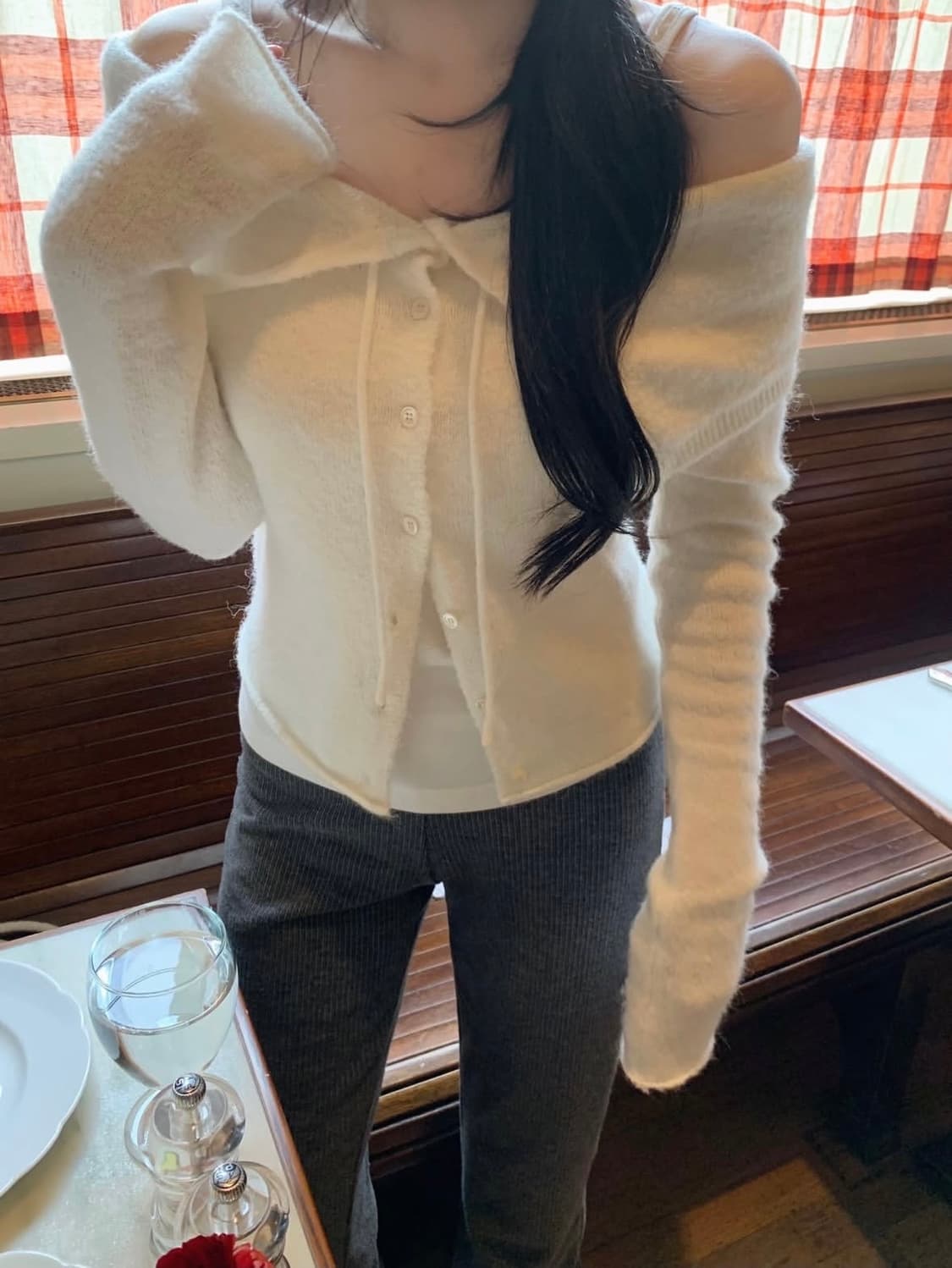 [미시착 새제품] 더위시리즈 뮤즈 콜러 가디건 아이보리. 오프숄더 연말룩 상품이미지3