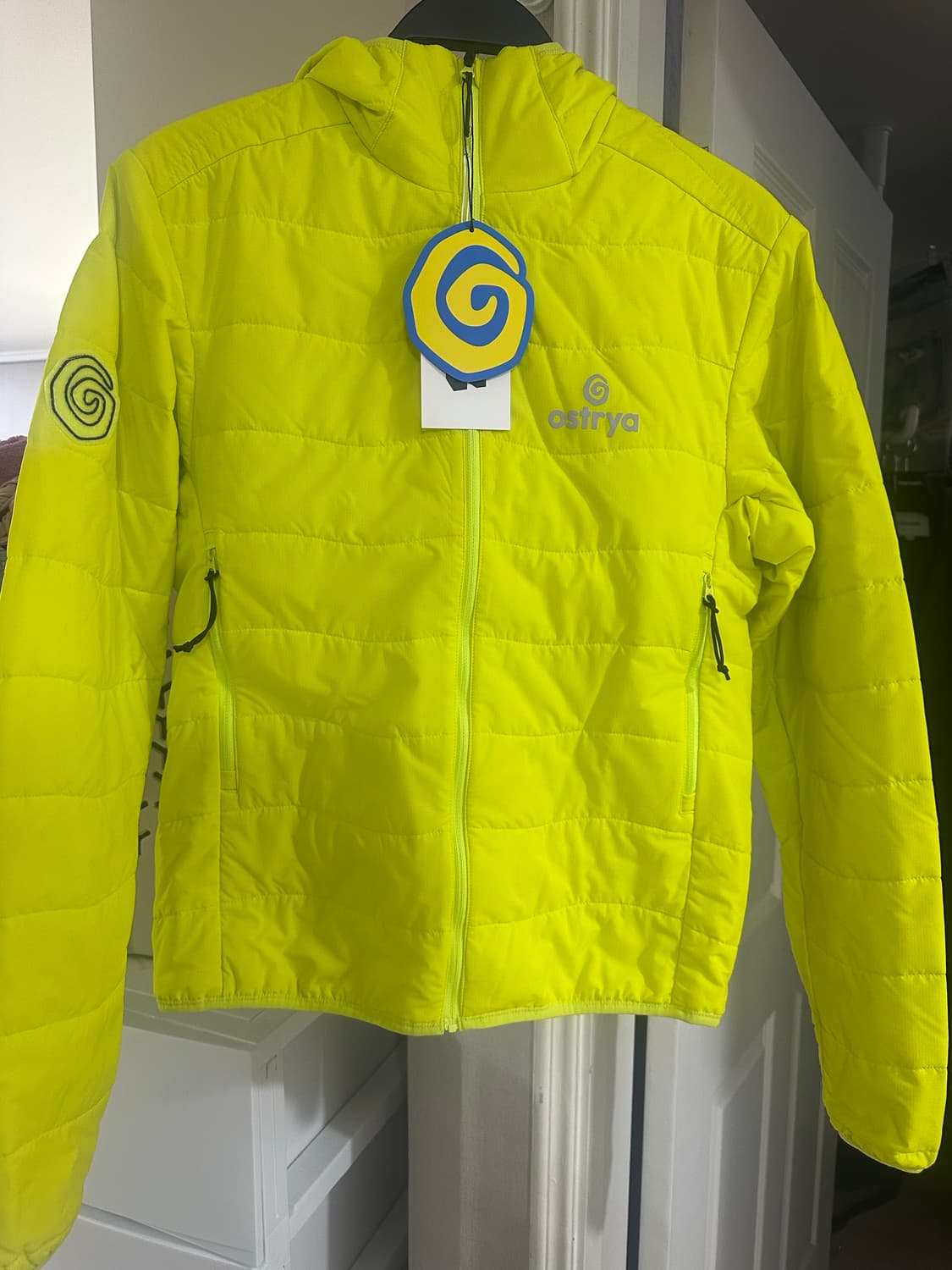 오스트리야 샙우드 신세틱 자켓 포멜로 S사이즈 팝니다. 상품이미지2