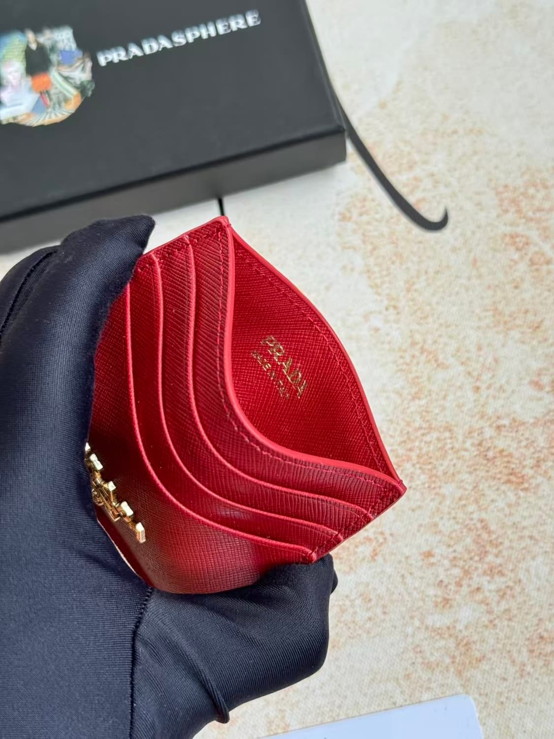 프라다 사피아노 레더 트라이앵글 로고 카드 지갑
 상품이미지5