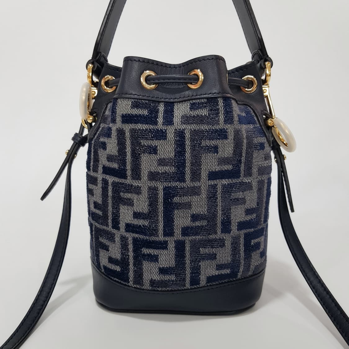 펜디 자가드 우븐 몬트레조 미니 버킷백 8BS093 상품이미지4