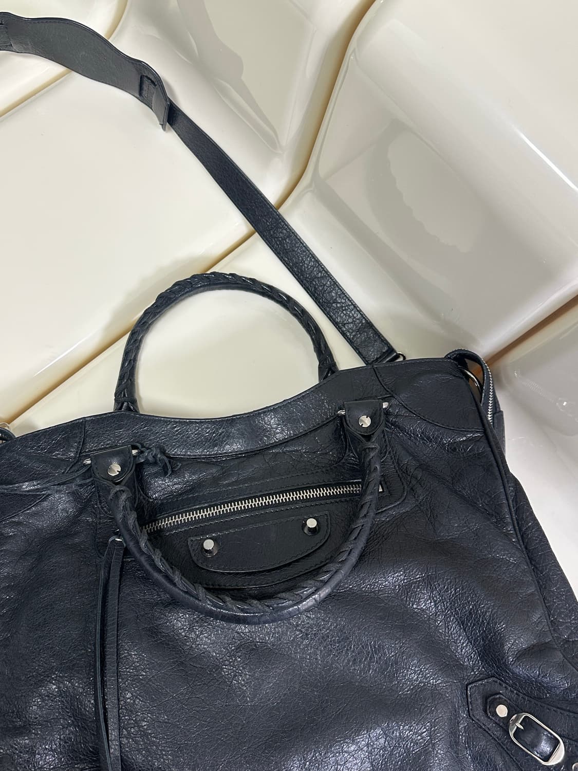 [A+ 정품] 발렌시아가 시티 모터백 벨로 블랙 상품이미지6