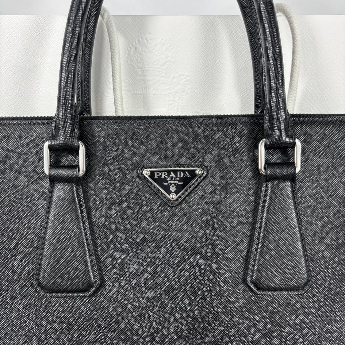 (풀구성,정품)프라다 사피아노 토트백 서류가방 블랙 2vg079 상품이미지3