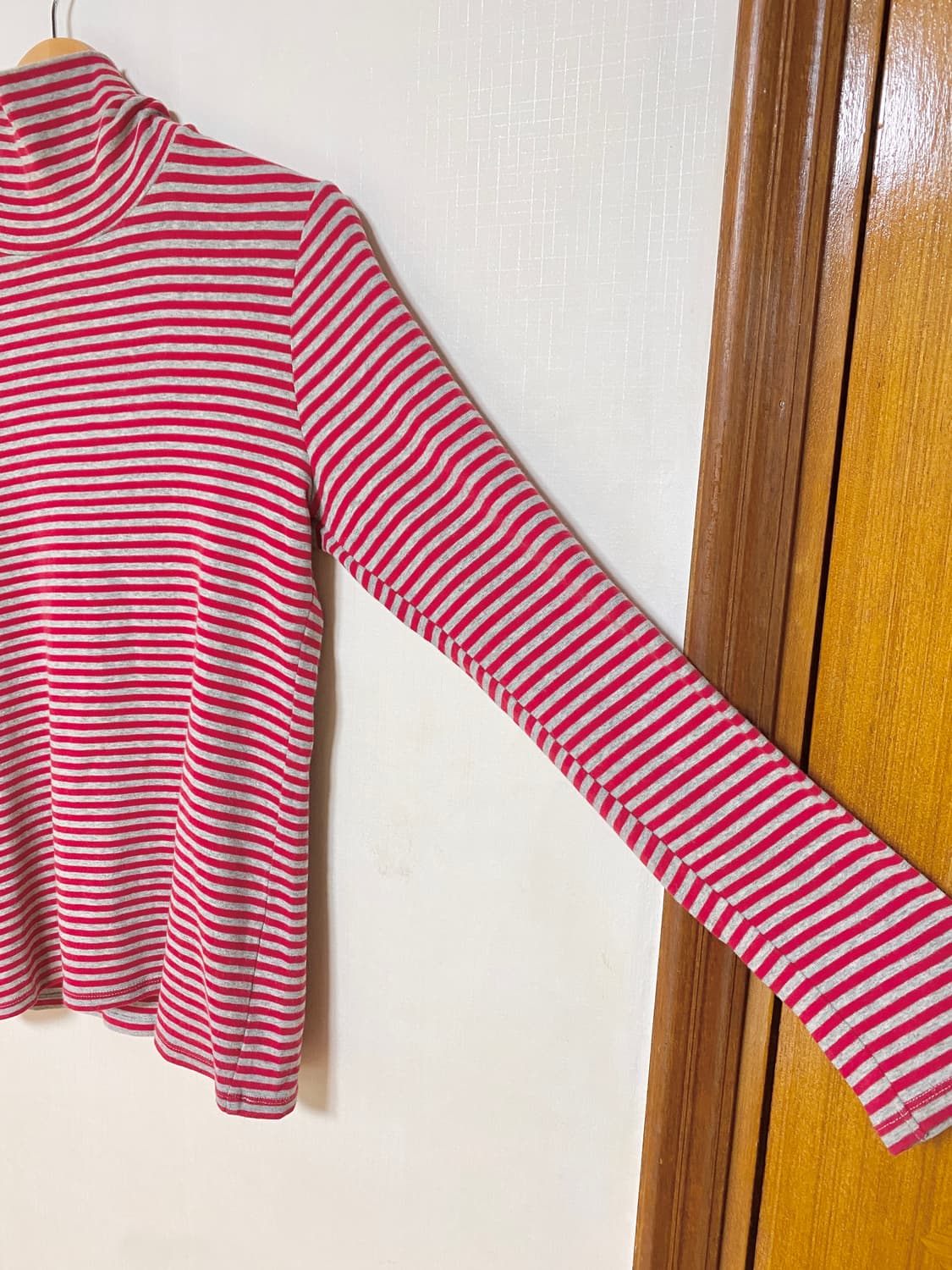 Red Striped Turtleneck Tee 상품이미지3