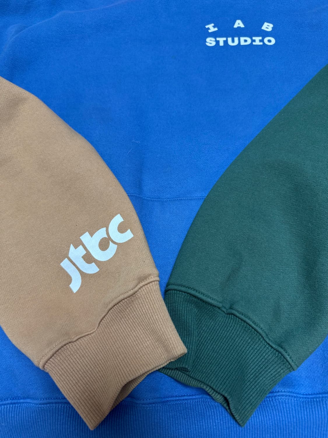 아이앱 스튜디오 X JTBC 후드티 상품이미지5