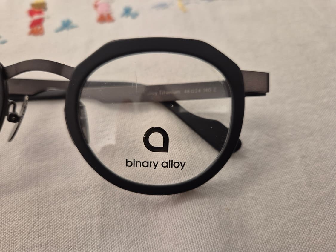 binary alloy 티타늄 안경테 상품이미지5
