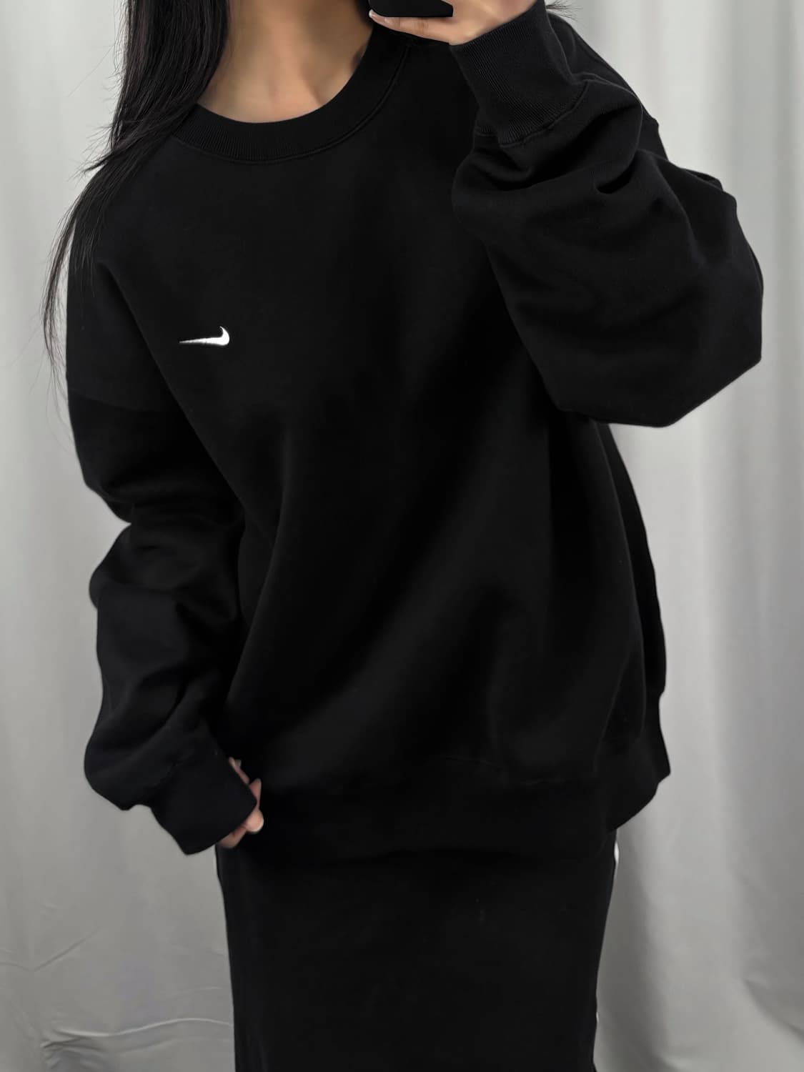 나이키 솔로 스우시 NRG 블랙 맨투맨 상품이미지1