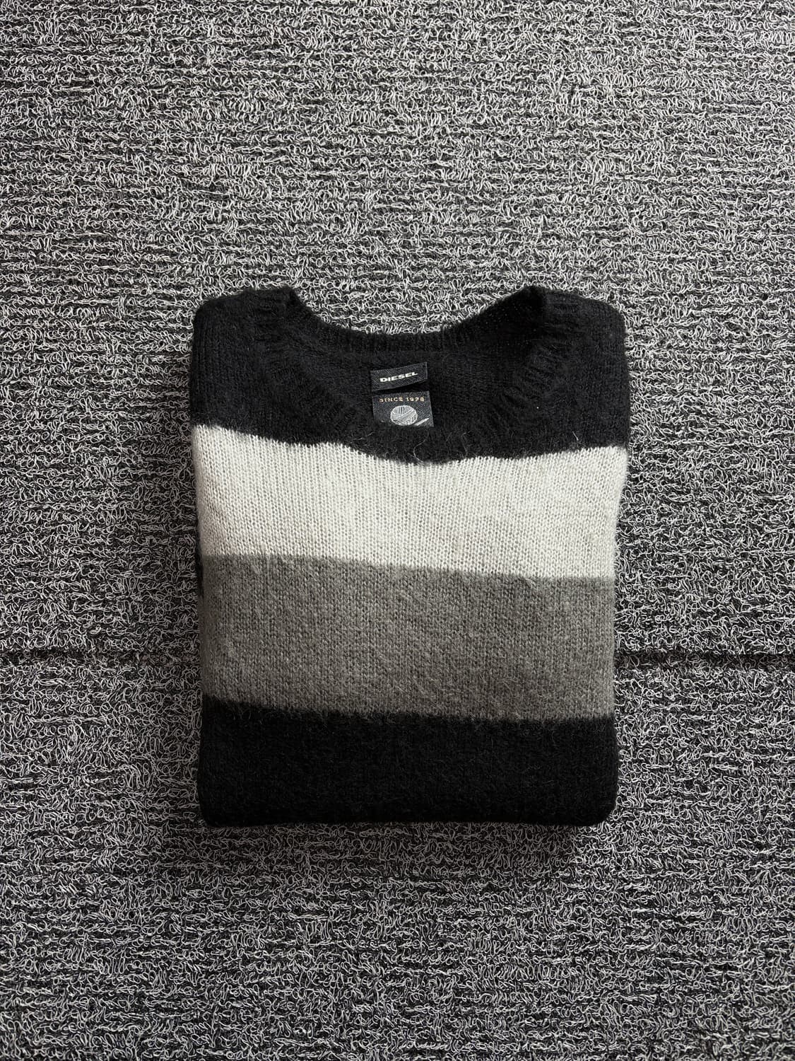 디젤 패치로고 단가라 디테일 모헤어 스웨터 2936 상품이미지1