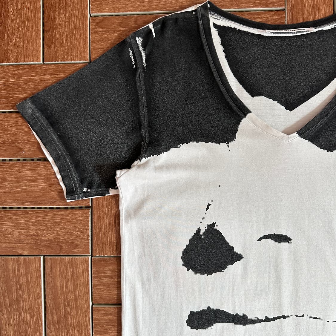 Songs of judgement v-neck 1/2 tee 상품이미지4
