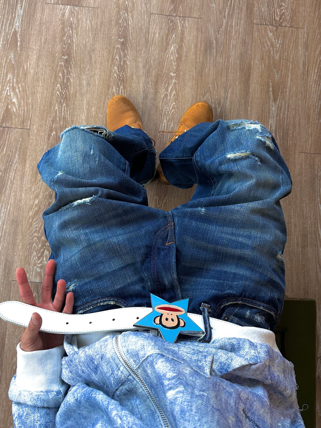 Abercrombie & Fitch 로우 라이즈 대미지 부츠컷 데님 상품이미지4