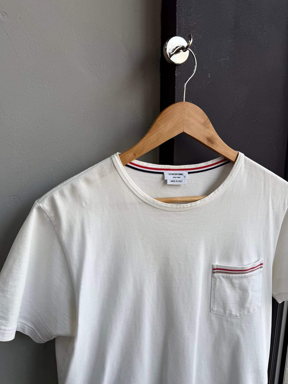 1/ 톰브라운 RWB 포켓트리밍 코튼 져지 반팔 상품이미지4