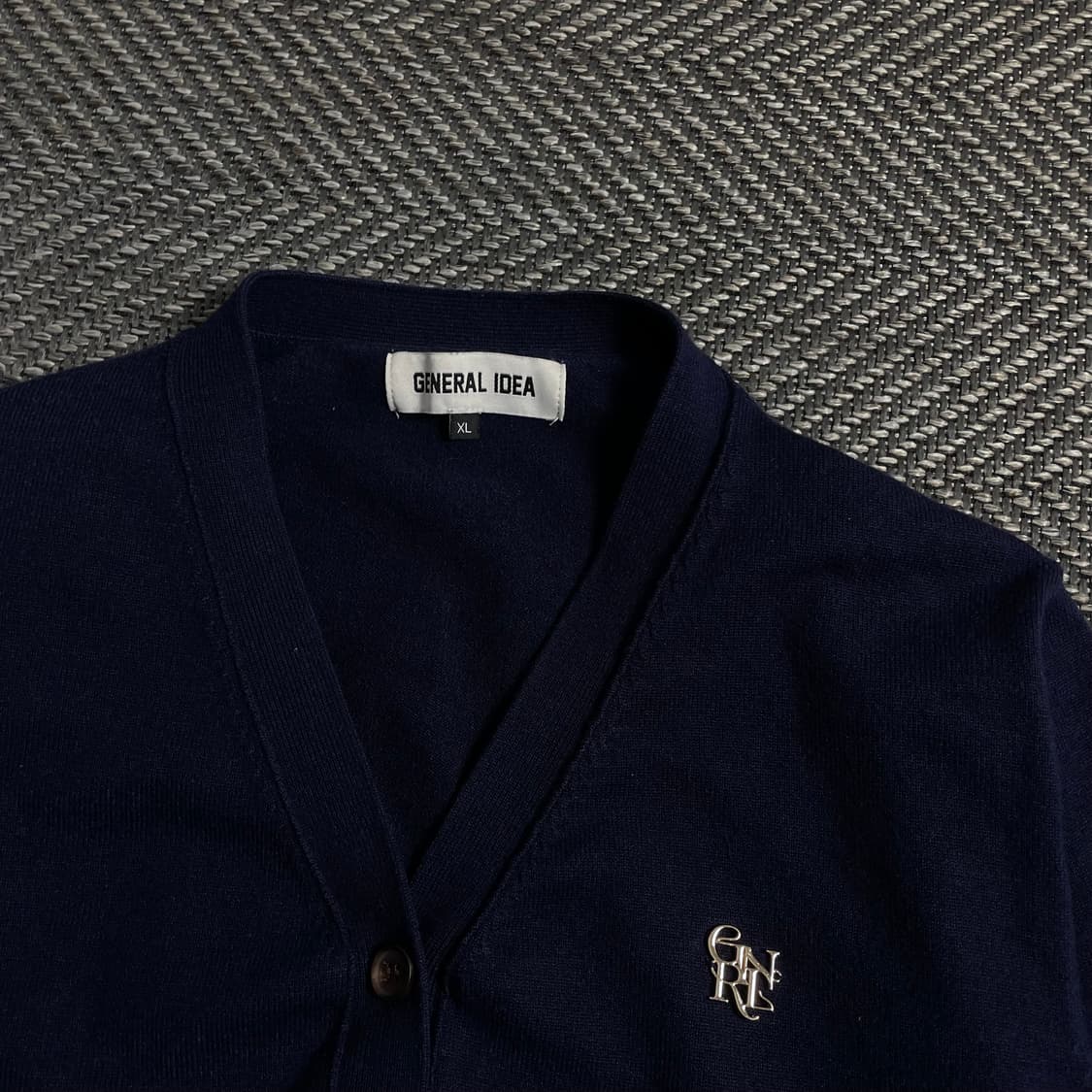 제너럴아이디어 에센셜 로고 뱃지 가디건 네이비y 4289 상품이미지5