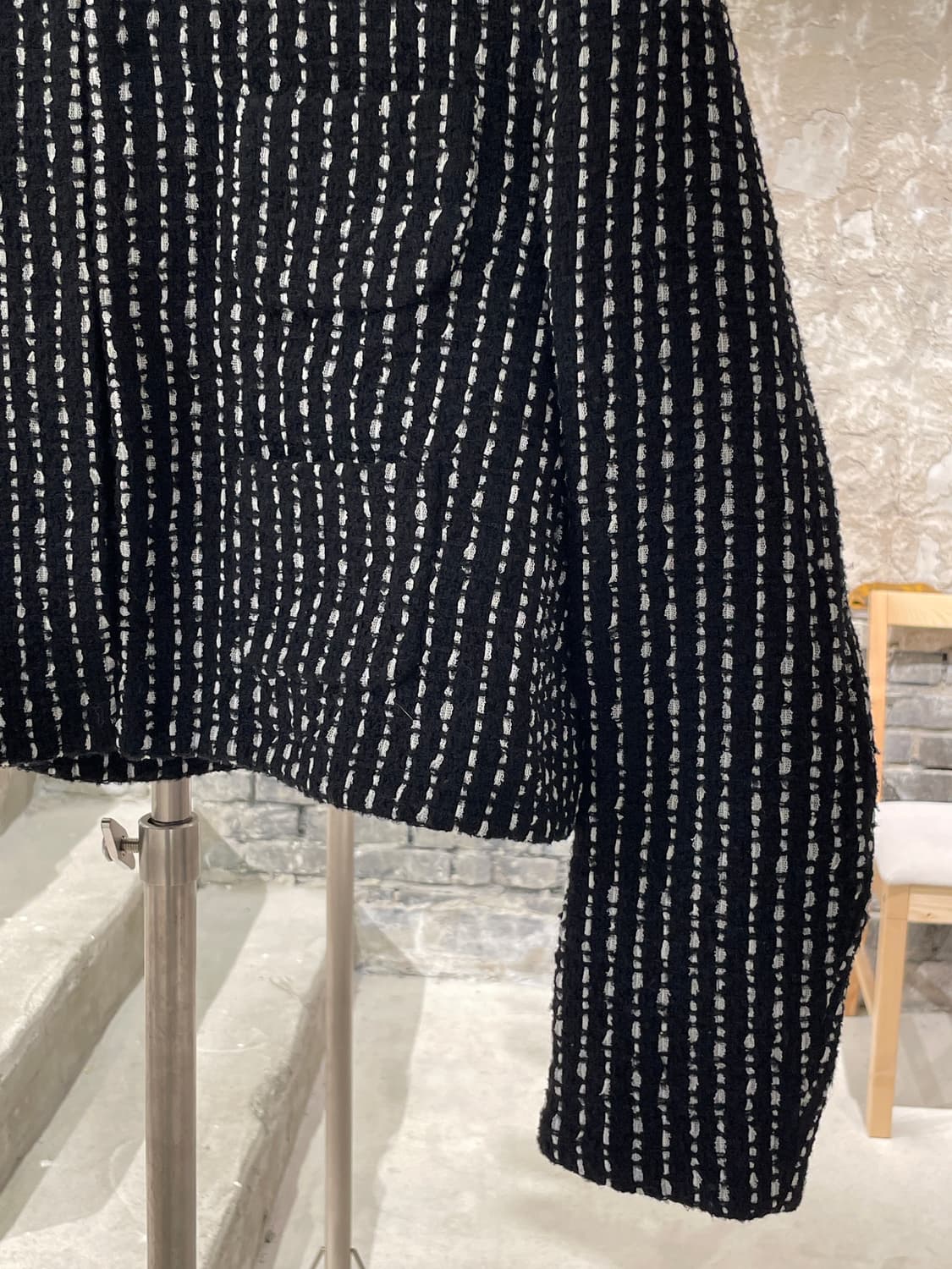 모스키노 블랙 도트 라인 트위드 크롭 자켓 상품이미지5