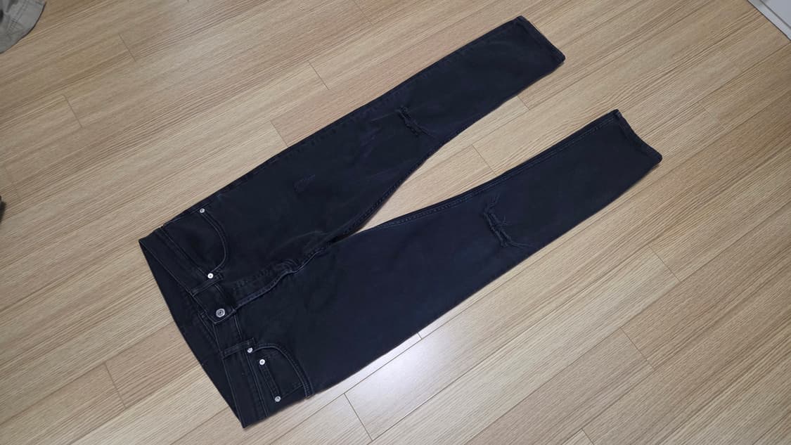 산드로 옴므 무릎 블랙진 상품이미지3