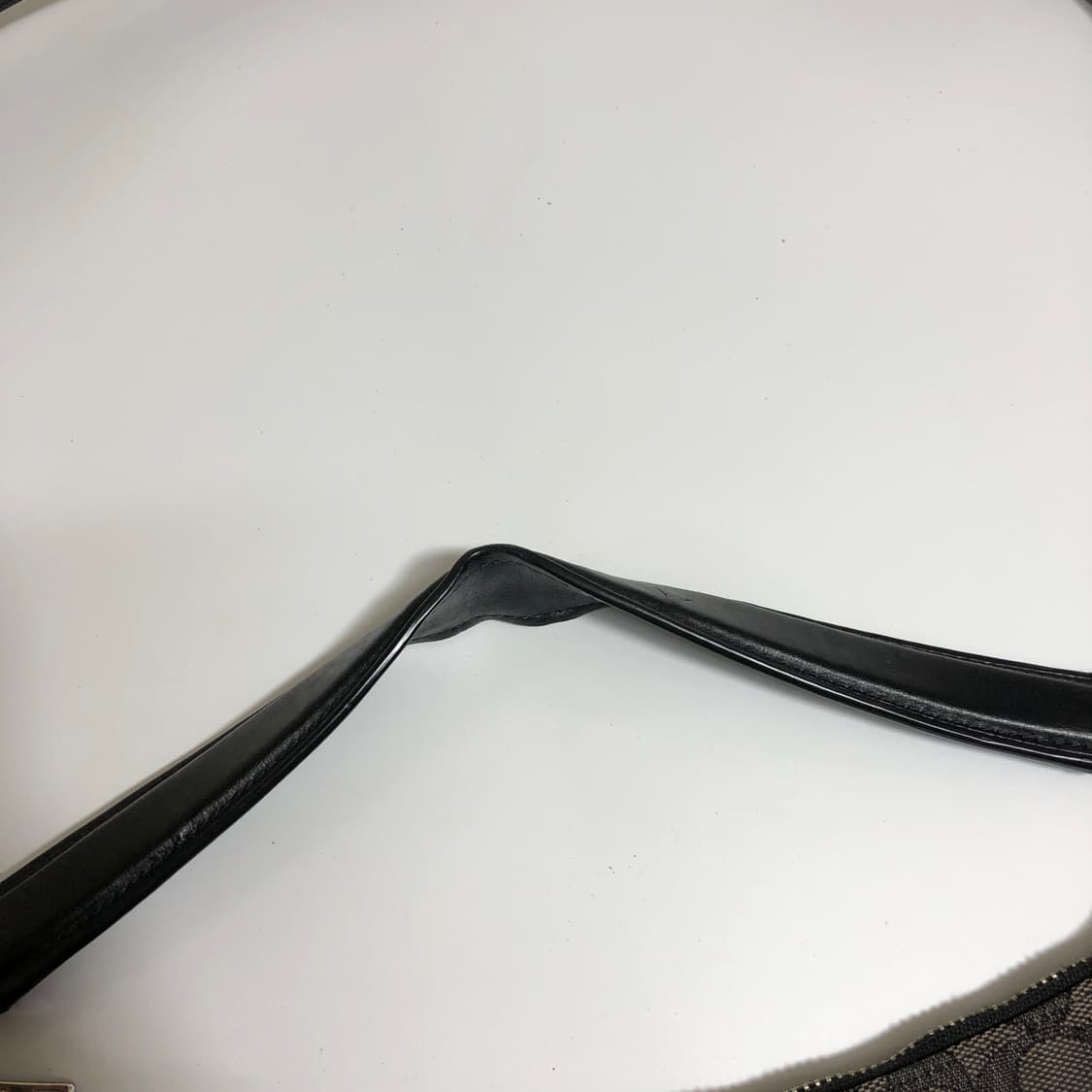 코치 시그니처 숄더백 상품이미지3