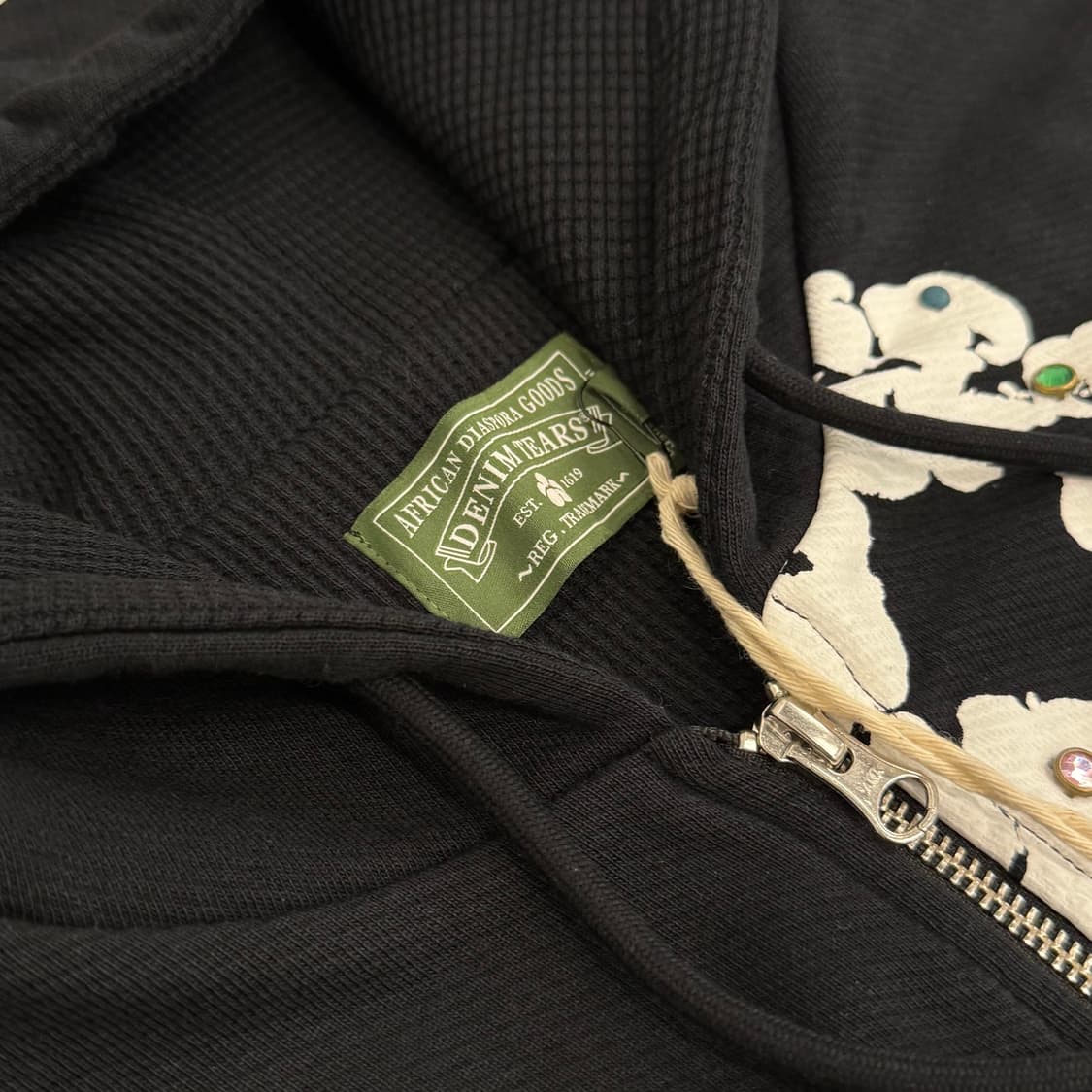 데님티어스 라인스톤 후드집업 블랙 상품이미지5