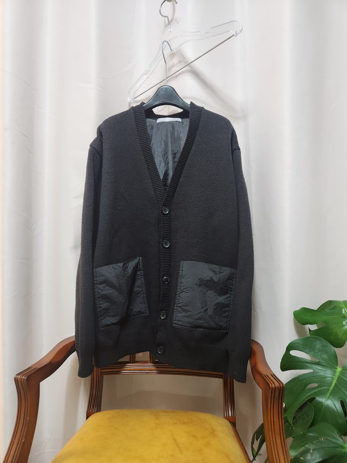 에잇세컨 블랙 니트 포켓 남성가디건 상품이미지2