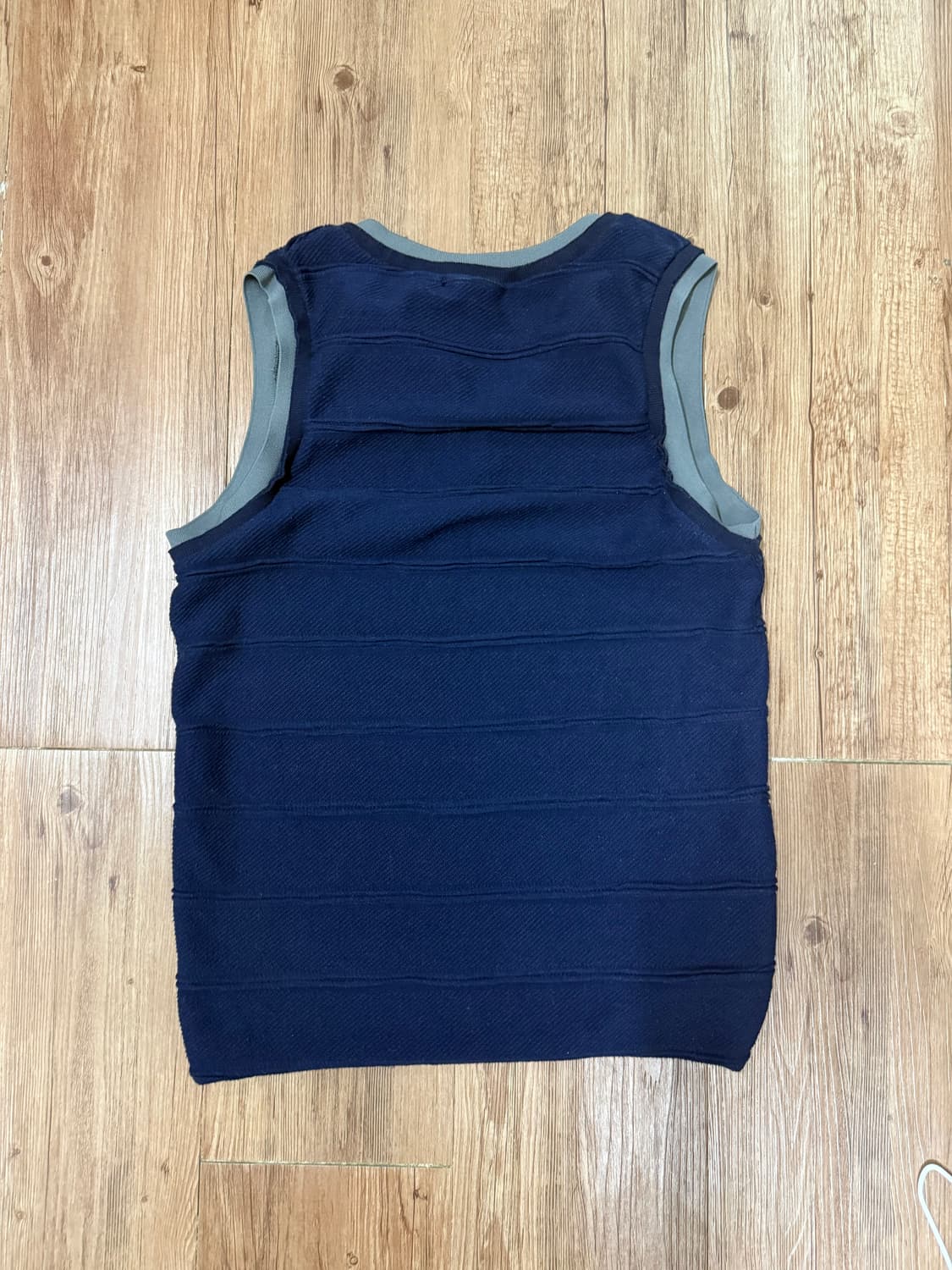 Lily Henley Neck Sleeveless_[Navy] 상품이미지4