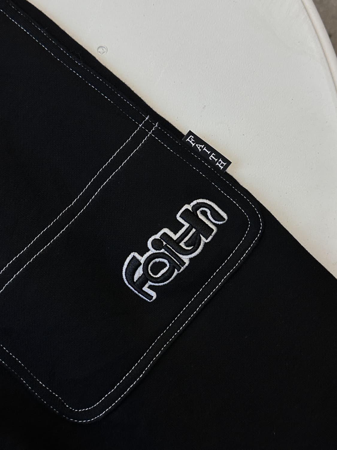 페이스 콘트라스트 스티치 스웻 팬츠 상품이미지7