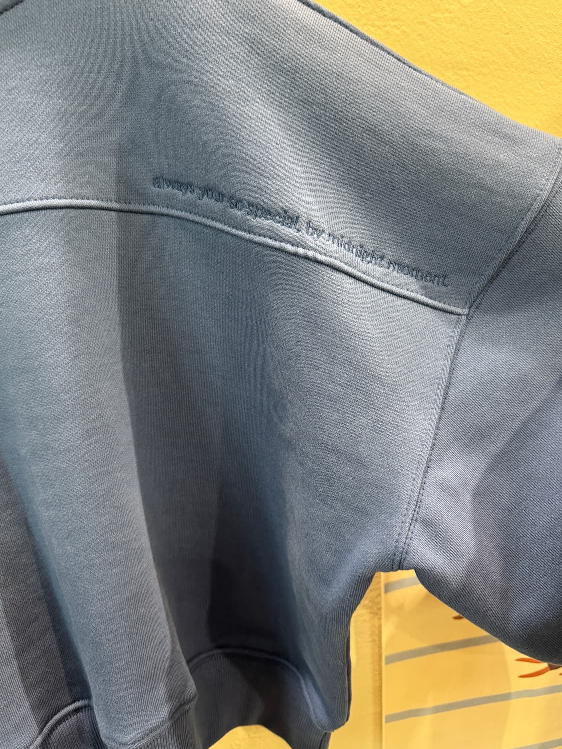 미드나잇모먼 크롭 맨투맨 상품이미지6