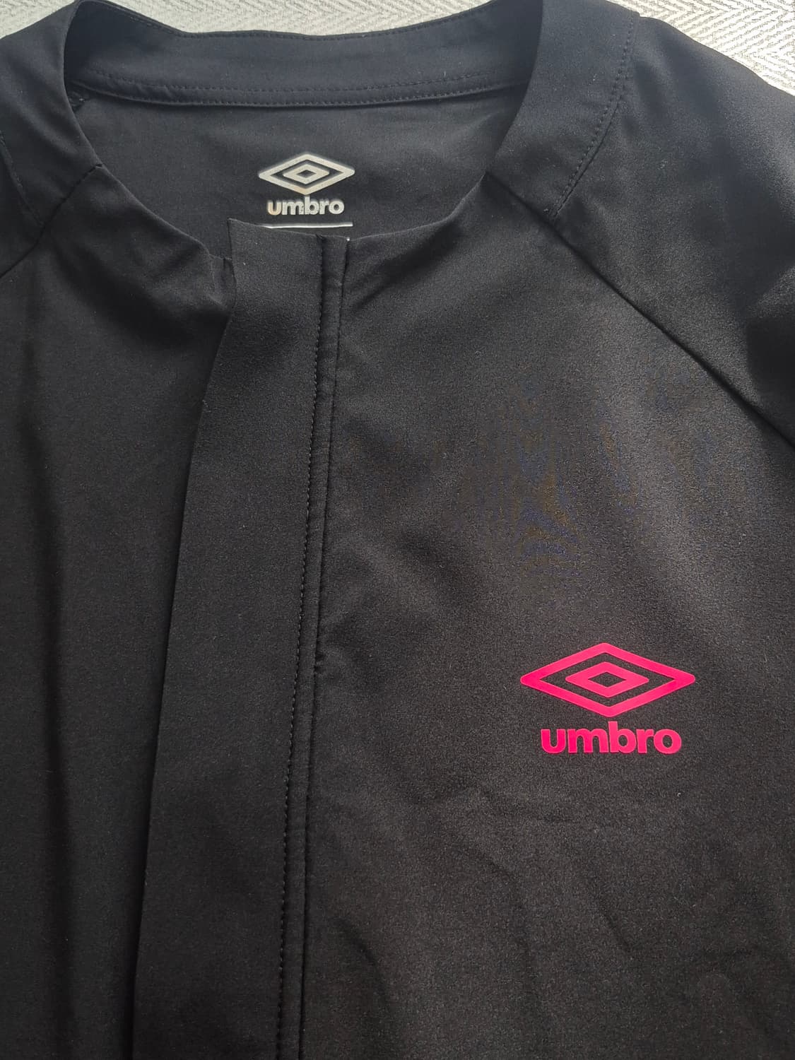 엄브로 경량 바람막이 집업 트랙 자켓 남성 105사이즈 상품이미지3