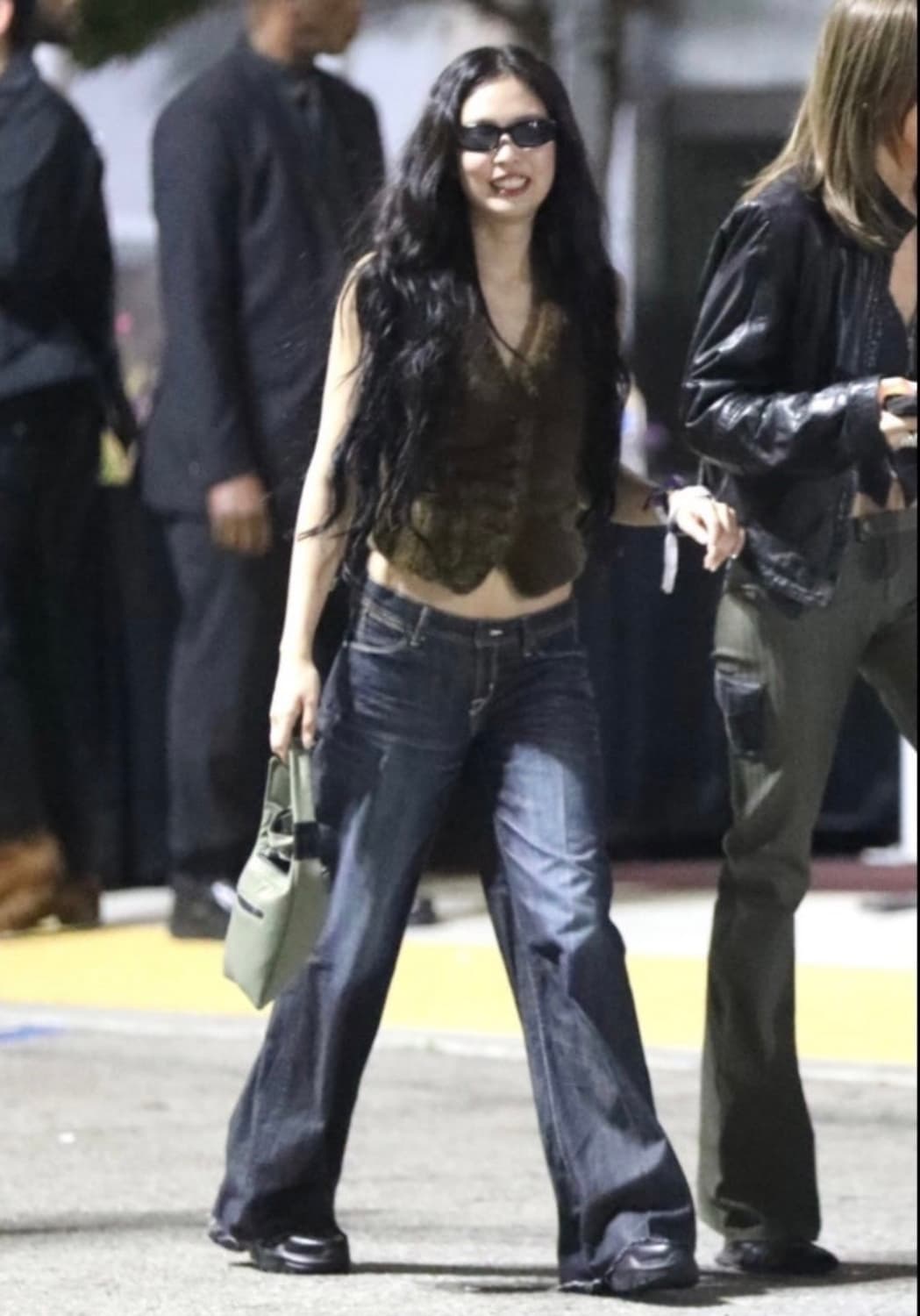 혜인서 스포츠백 카키 제니착용 상품이미지3