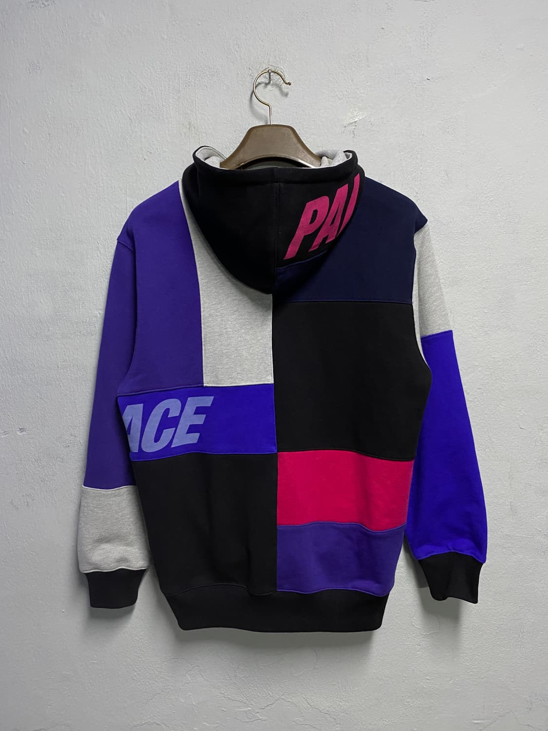 팔라스 19FW 패치 후드티 S (95~100정도) 상품이미지6