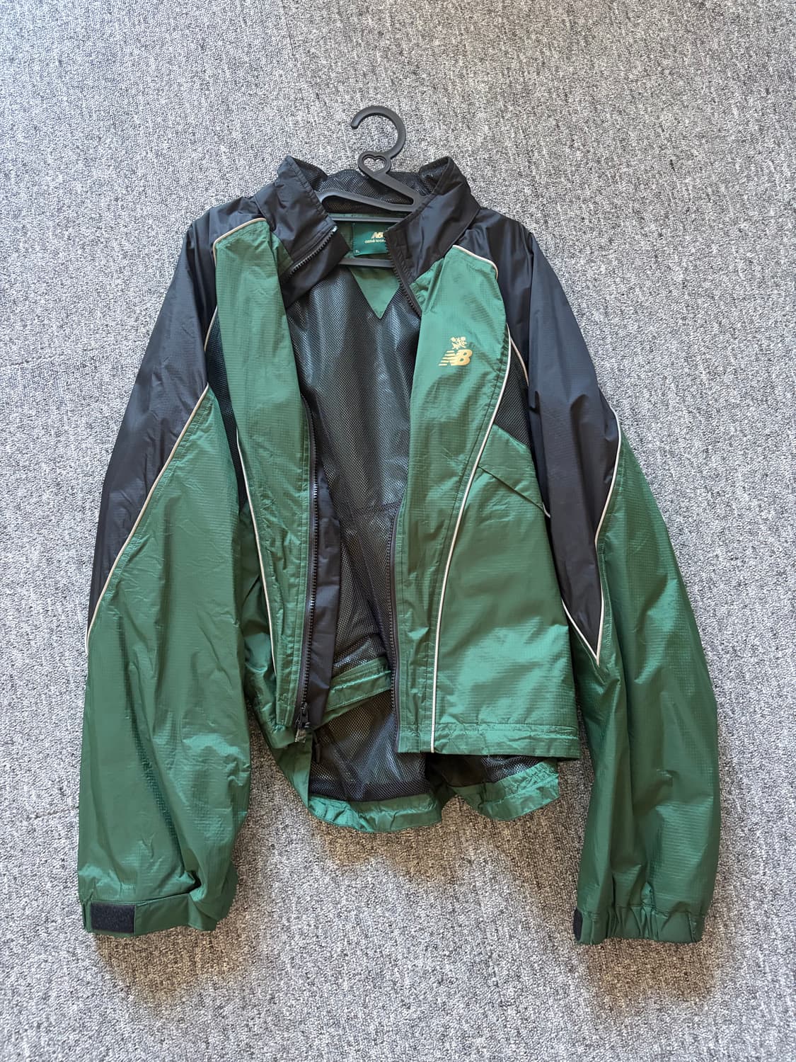 에임레온도르 뉴발란스 트랙자켓 상품이미지1