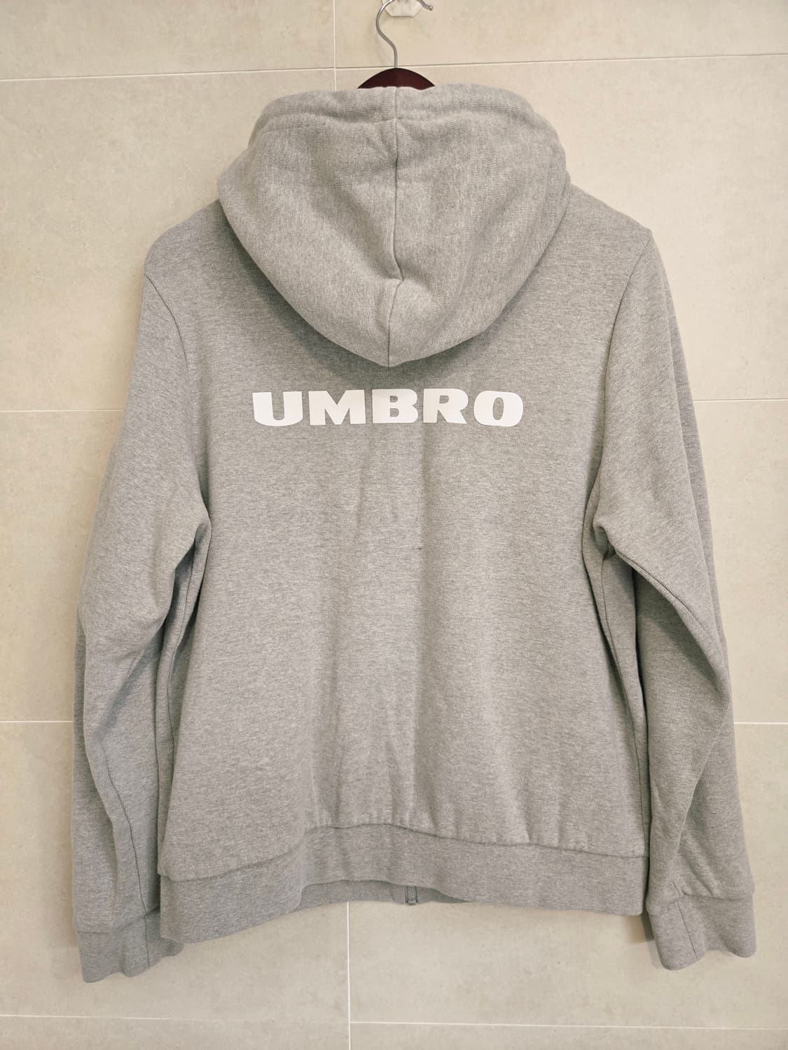 엄브로 야광 후드티 상품이미지3