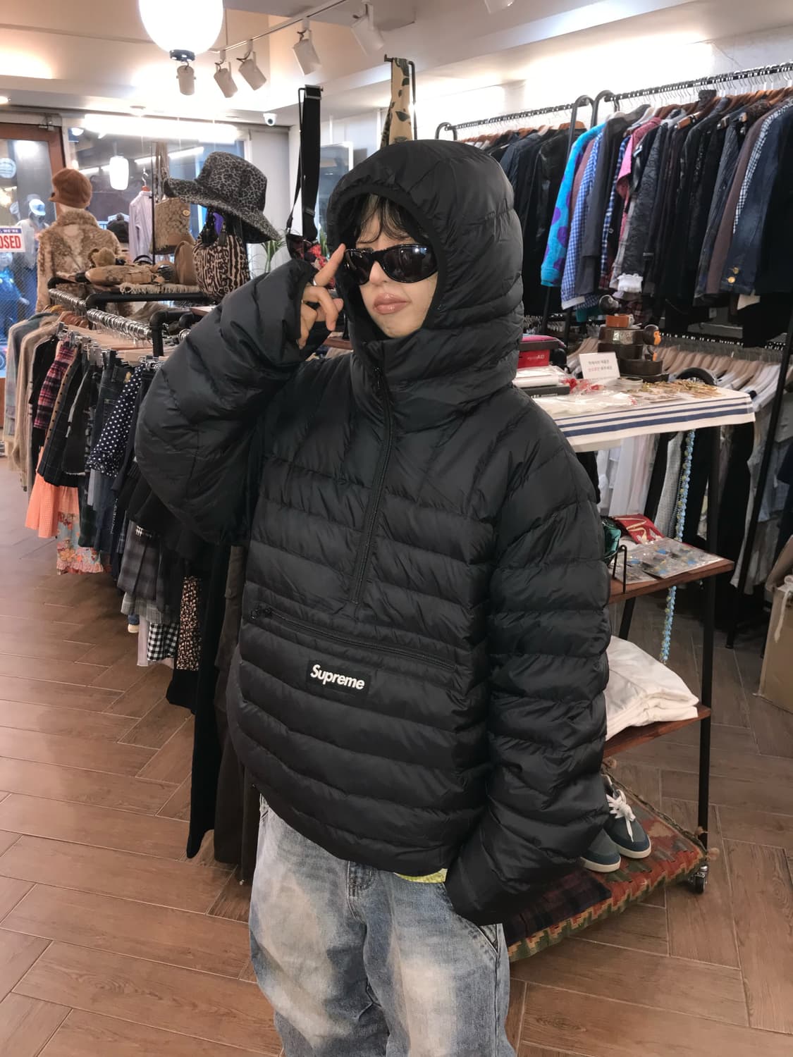 슈프림 마이크로 다운 하프 집 후드 풀오버 블랙 - 23FW 상품이미지1