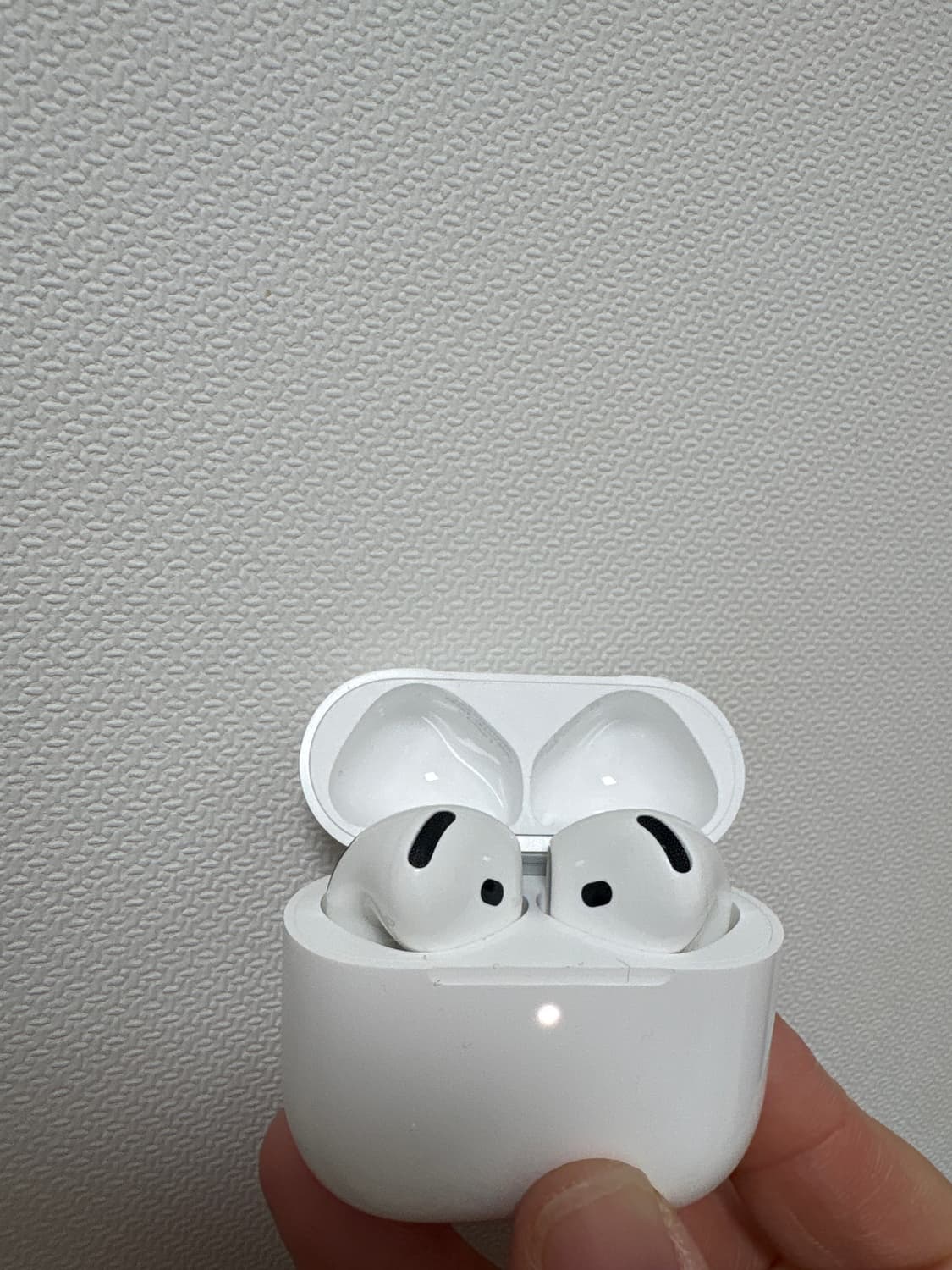 에어팟 4세대 판매합니다 상품이미지1