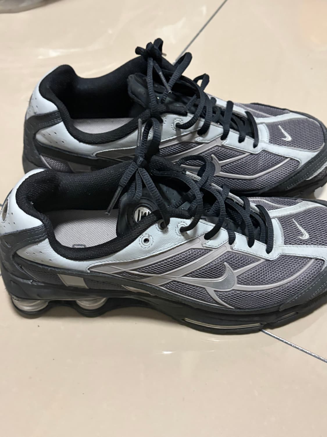 나이키 샥스라이드2 라이트그래파이트 285 상품이미지3