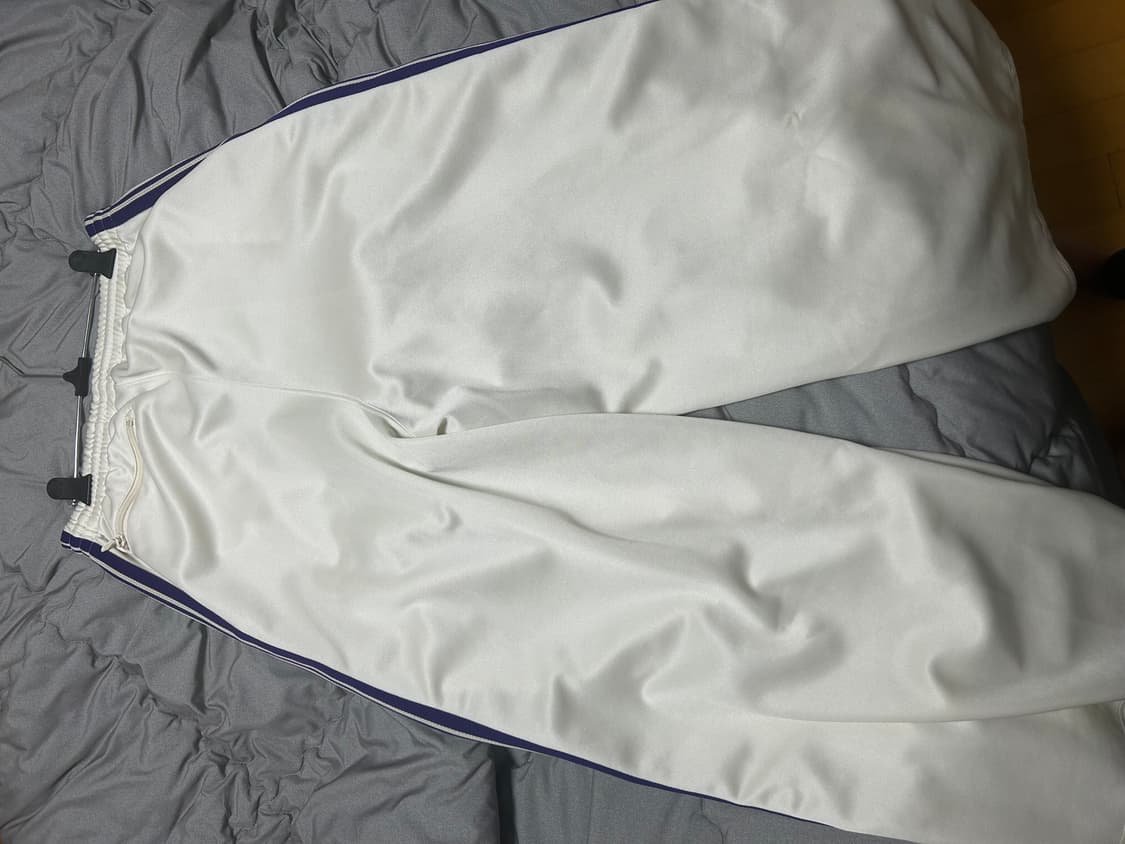 니들스 hd 트랙팬츠 폴리 스무스 아이스 화이트 (화이트 퍼플) 상품이미지2