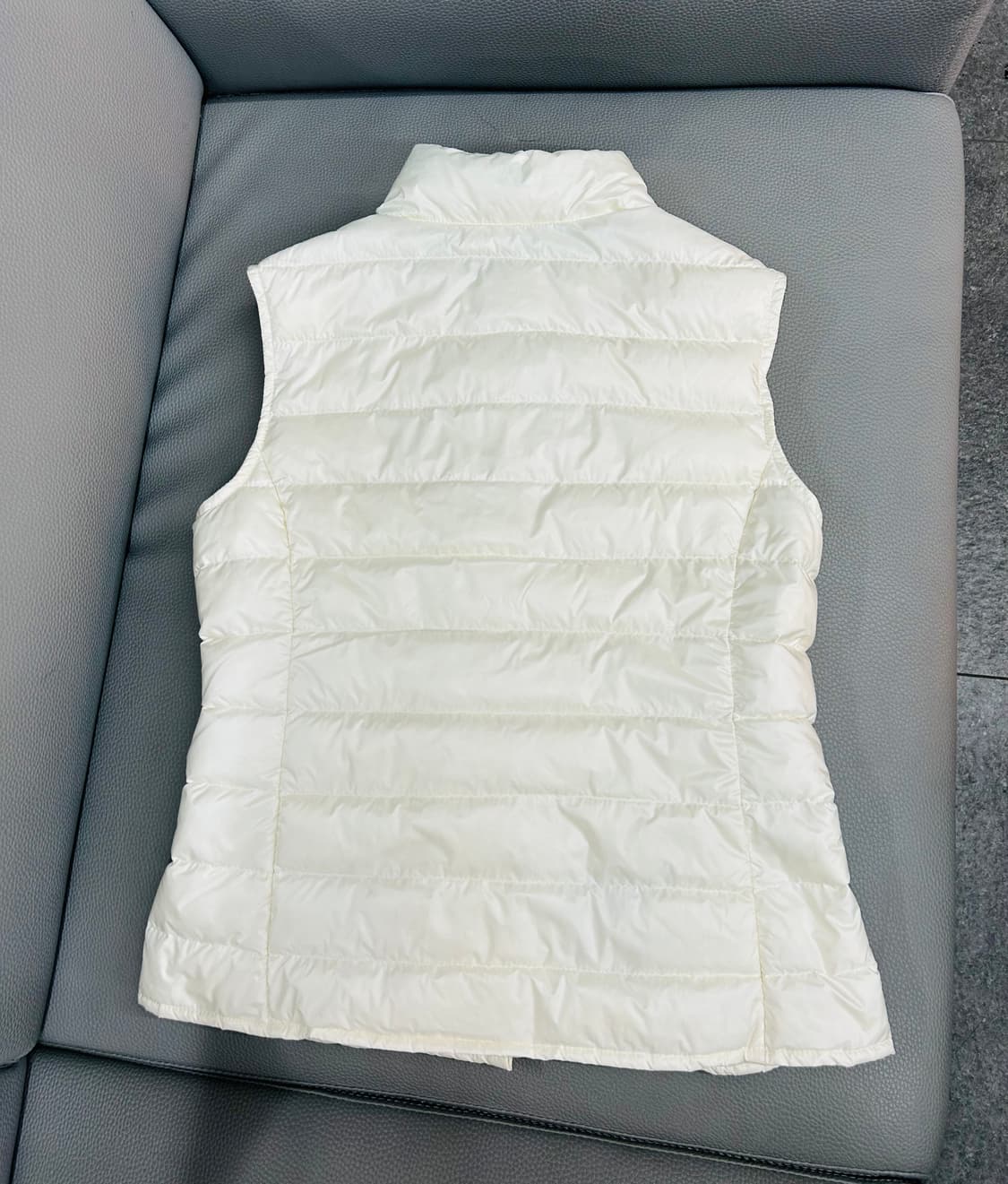 몽클레어 리안 화이트 다운 베스트 패딩(키즈)(12세/성인44) 상품이미지6