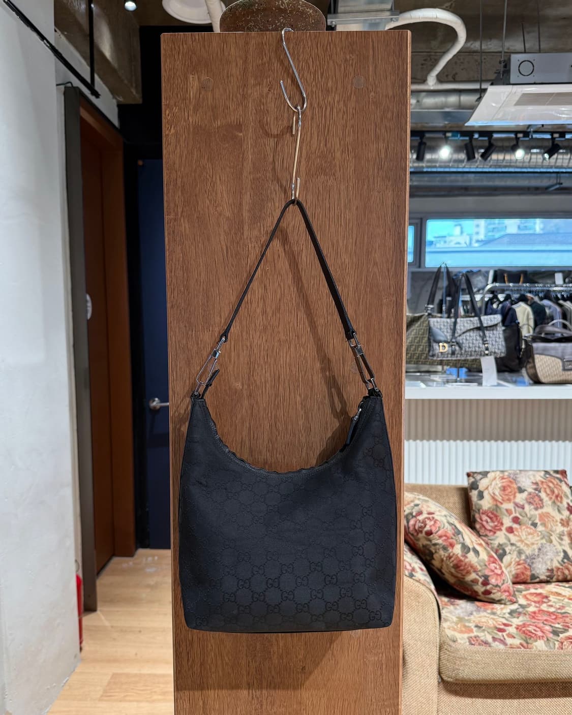 구찌 블랙 캔버스 호보 숄더백  상품이미지1