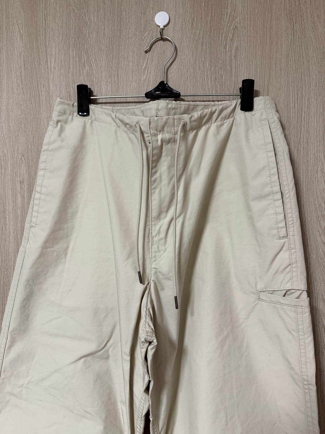 유니클로u 와이드핏 파라슈트 팬츠 xs 22ss 초판 상품이미지3