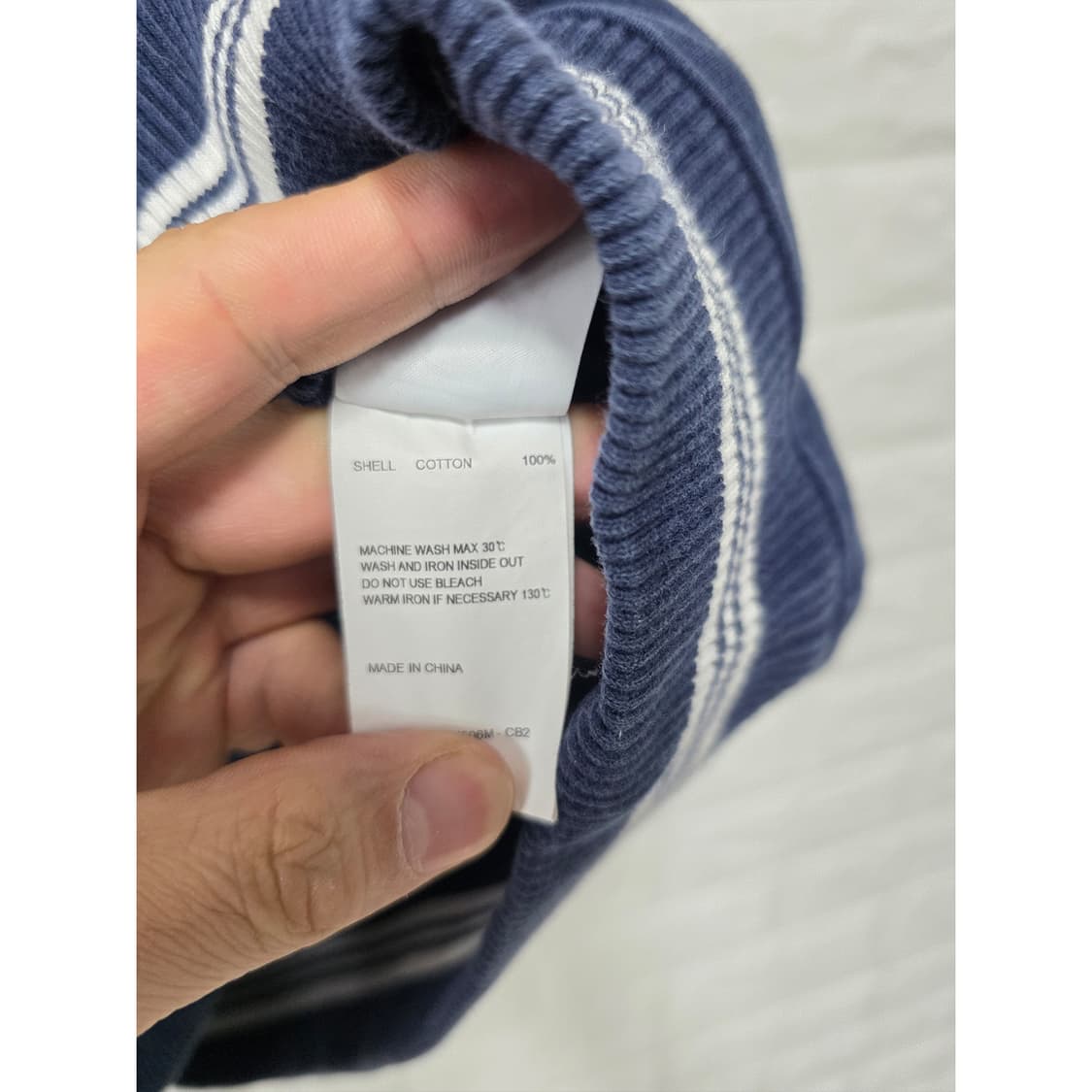 택포// L 키르시 네이비 V넥 맨투맨 상품이미지3