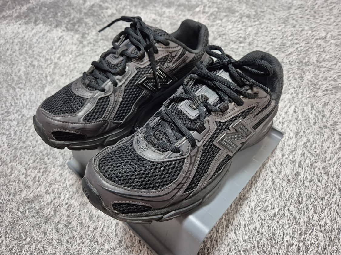 뉴발란스 740 블랙시멘트 260 상품이미지1