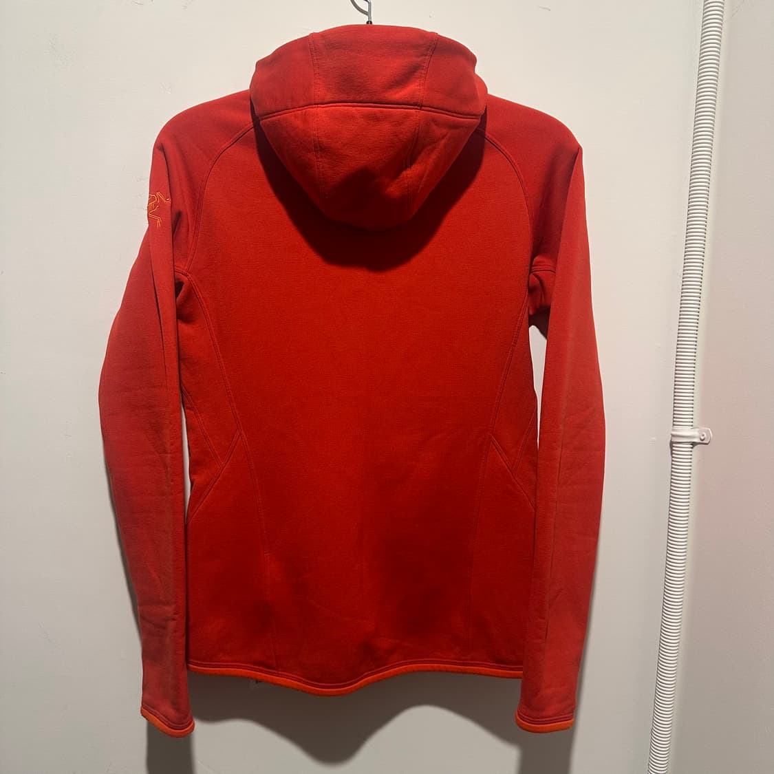 아크테릭스 레드 후드집업 상품이미지5