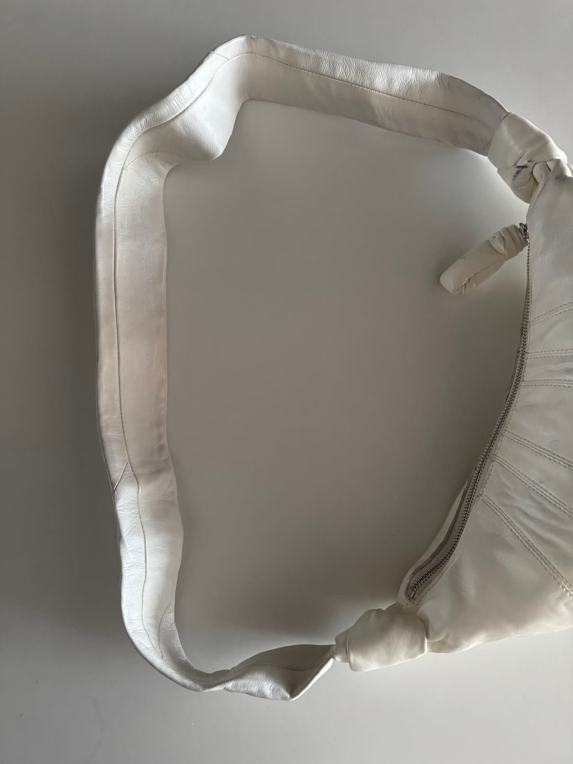 르메르 크루아상백 스몰 소프트나파 화이트 *마지막가격조정* 상품이미지10